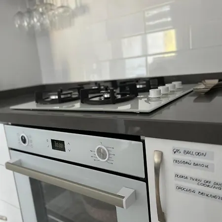Merkezde Havuzlu Apartment *